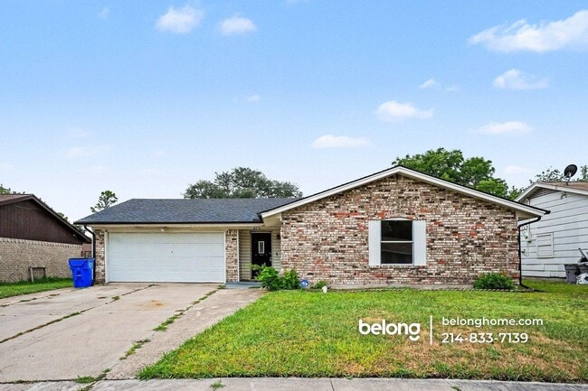 Building Photo - 423 Southlake Dr