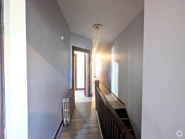 Building Photo - 2120 Bedford Ave Unit 2 Rental