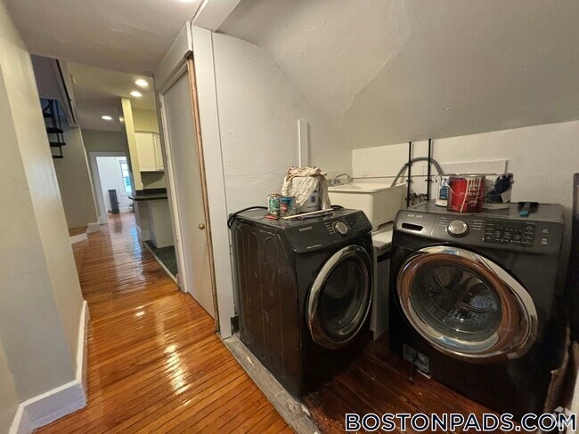 Building Photo - 47 Cummins Hwy Rental