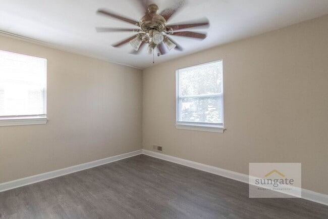 Photo - 6017 Winthrope Ave