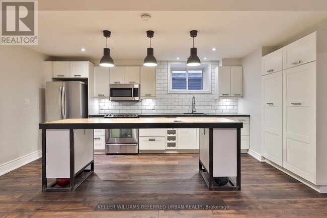 Photo - 234 Seaton St