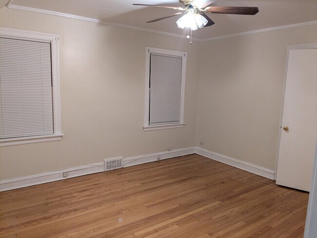 Photo - 10415 S Vernon Ave Unit 2