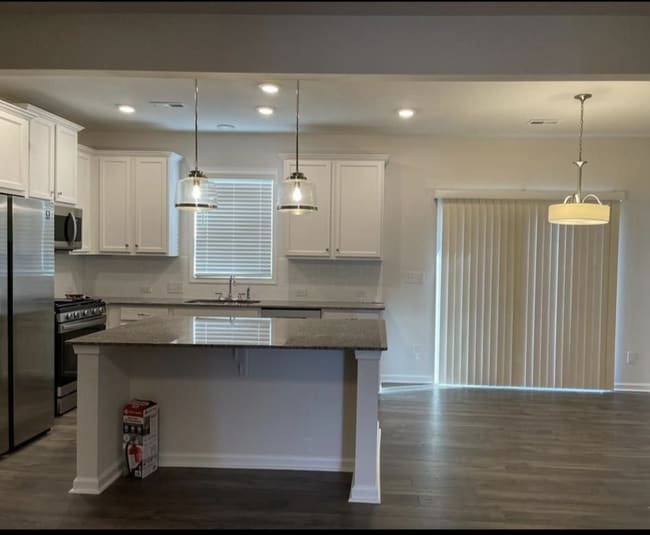 Photo - 3826 Yorkshire Pl