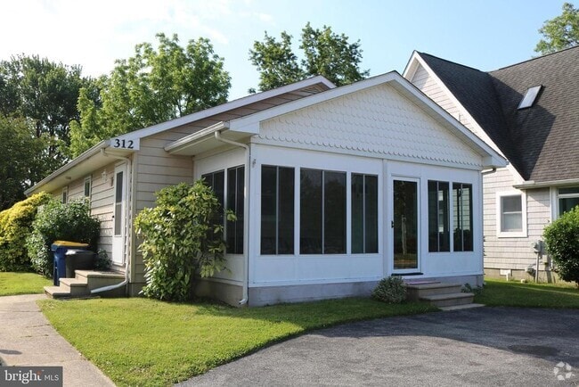 Building Photo - 312 State Rd Rental