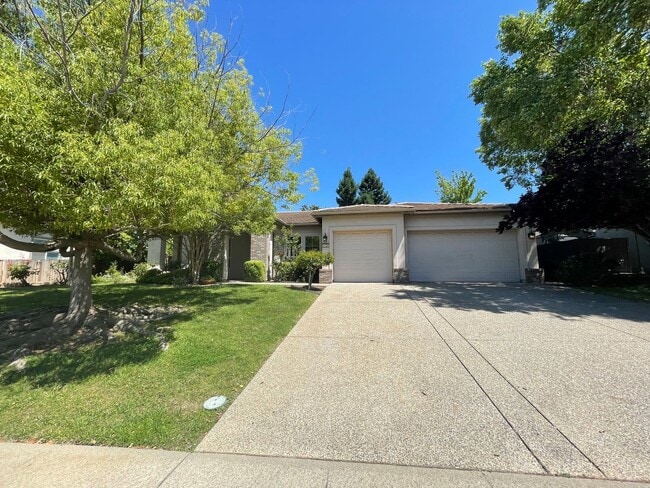 Stunning 4-Bedroom Home in Prime Folsom Lo... - Stunning 4-Bedroom Home in Prime Folsom Lo...