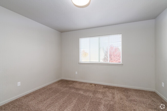 2BR, 3BA - 1267SF - Bedroom