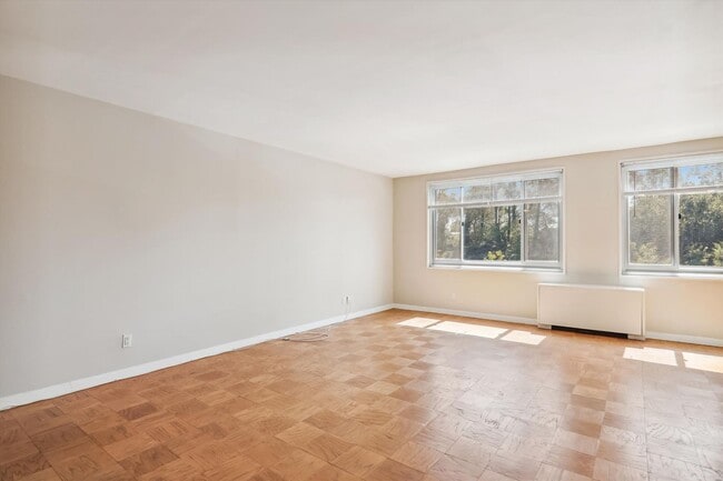 Photo - Spacious 1br/1bth Condo minutes from Downtown Silver Spring! GARAGE PARKING INCLUDED!!! Unidad 308