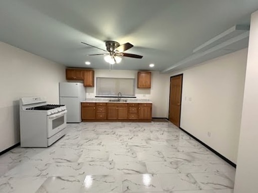 Building Photo - 4501 N Campbell Ave Unit Garden