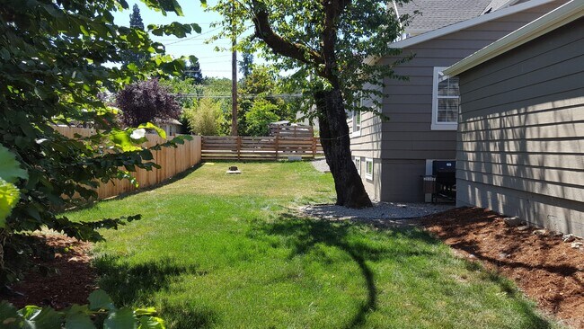 Photo - 1901 Douglas St