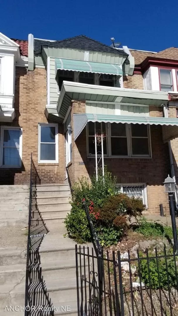 Photo - Now Showing!