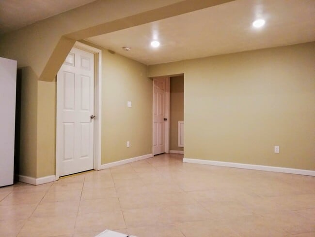 Photo - 839 Stoneyford Dr