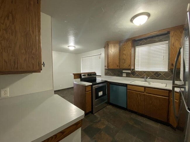 Photo - 189 Tennyson Ave