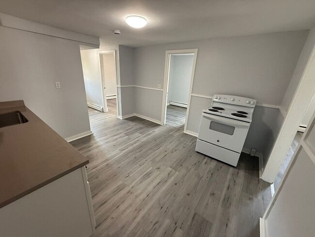 Building Photo - 88 Cross St Unit 2R Rental