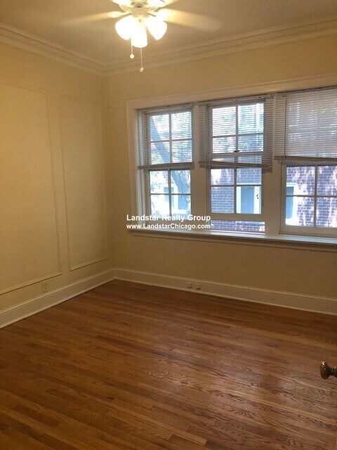 Building Photo - 1454 Oak Ave Unit 3W