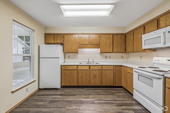 1BR, 1BA - 690SF - Kitchen - 55+ Mariner Pointe