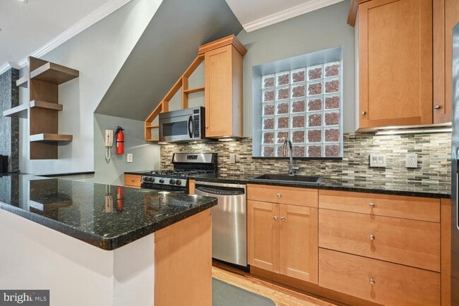 Photo - 1832 Swann St NW