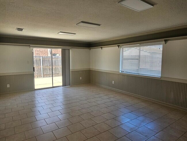 Photo - 1907 Avenue C