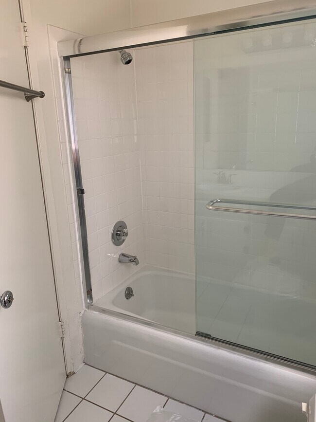 TUB/SHOWER