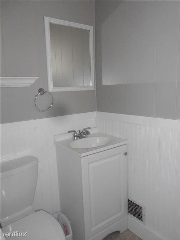 Photo - 32 Fuller Ave SE