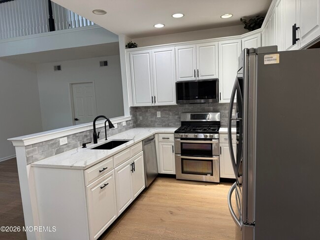 Photo - 33 Brownstone Rd