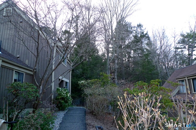 Building Photo - 342 Heritage Vlg Unit B