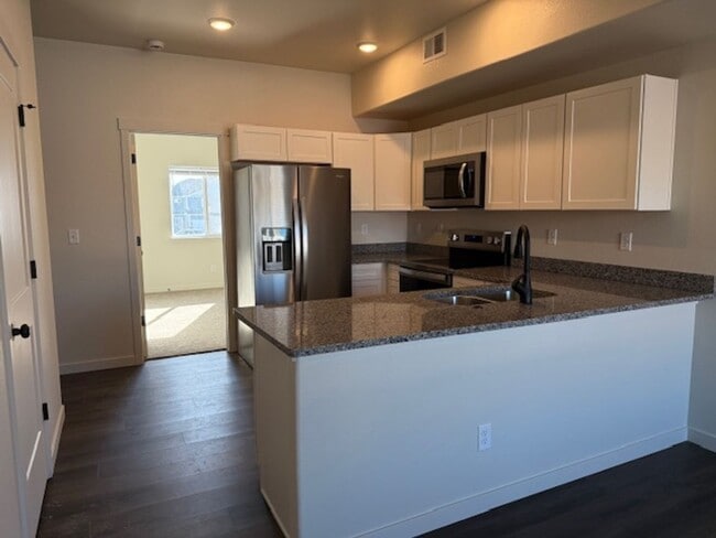 Photo - House For Lease