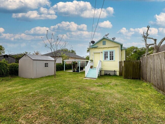 Photo - 4124 Avenue M 1/2