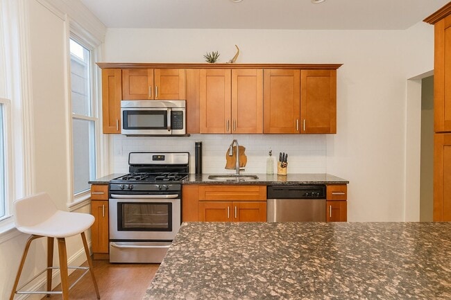 Photo - 21-11 46th Ave