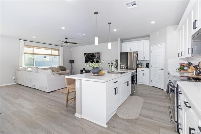 Photo - 1001 Pomelo Ave