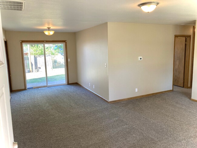 Photo - 612 W Matthews St