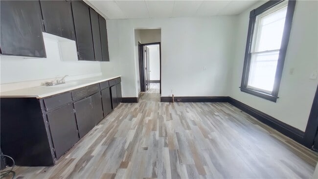 Photo - 6-7 Calihan Park