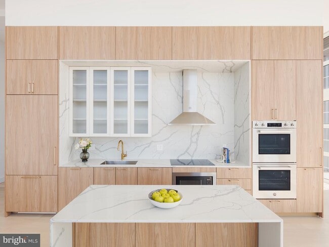 Building Photo - 1099 Germantown Ave Unit PHF