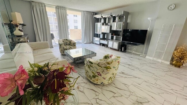 Building Photo - 1865 S Ocean Dr Unit 11B Rental