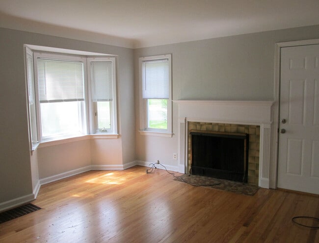 Photo - Quaint Cape Cod in Kalamazoo