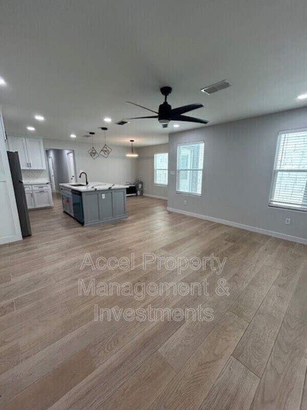 Photo - 6617 N 5th St