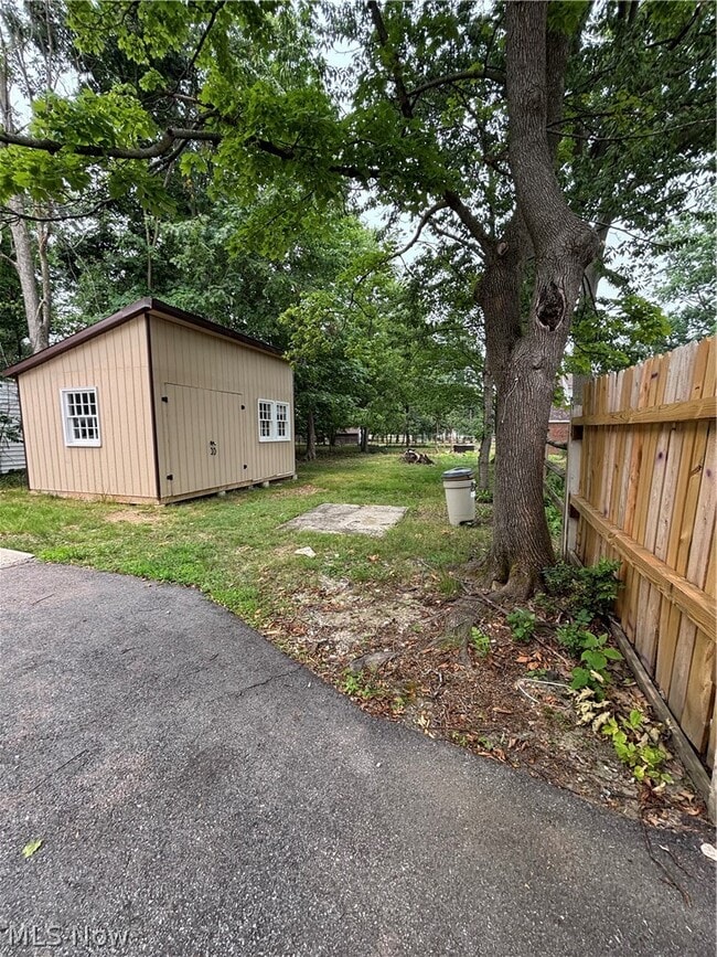 Photo - 5923 Edgewood Rd
