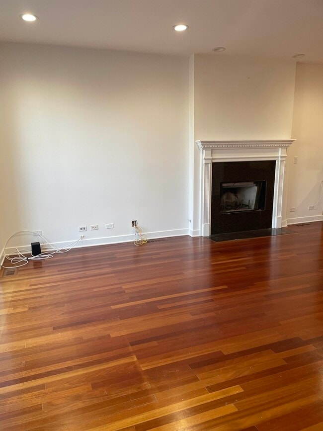 Photo - 1024 N Honore St Unidad 2