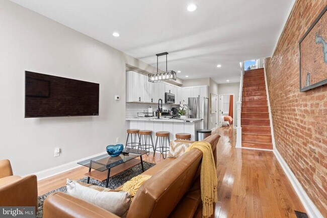 Building Photo - 2235 E Chase St