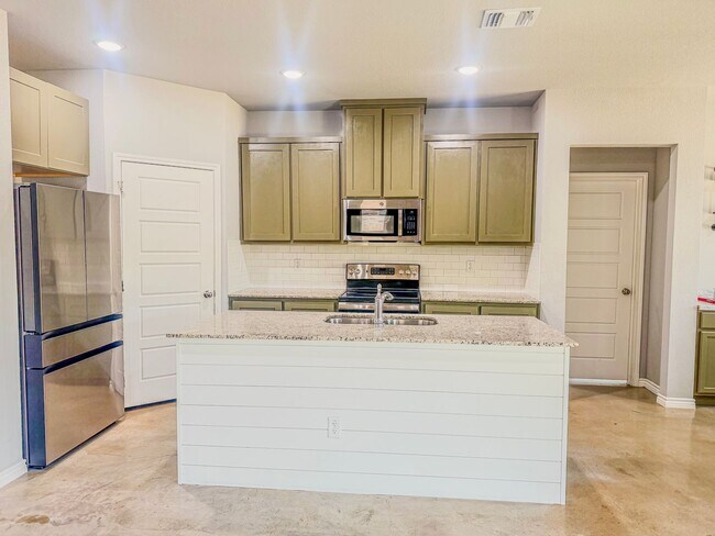 Photo - 1459 Dryden Ave