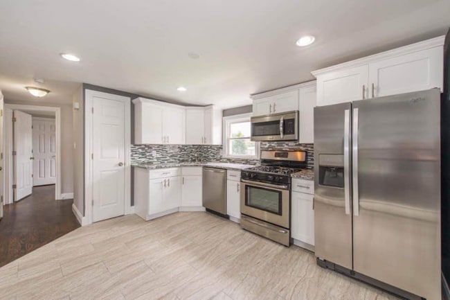 Photo - 160 Hartman Ave Unidad 2