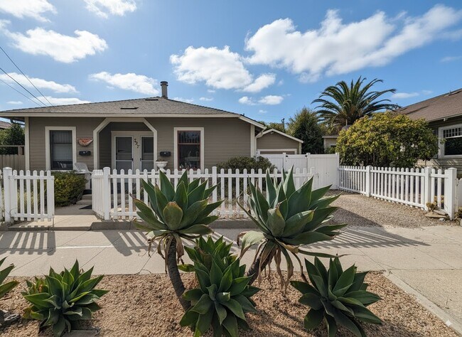 Photo - 327 W Figueroa St
