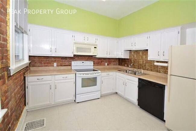 Photo - 2369 Flora St