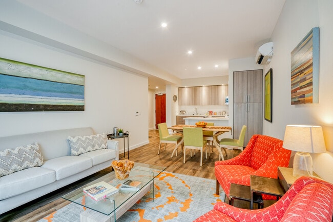 Photo - Mayfair Station