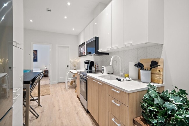 Photo - 3722 Av. Laval Unit 2