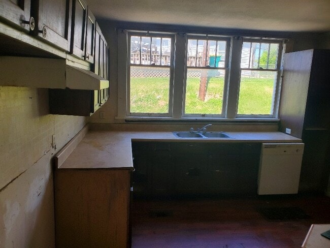 Photo - 410 N Branson St