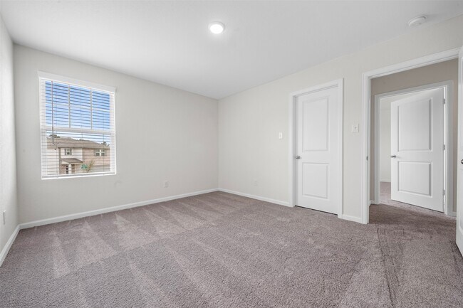 Building Photo - 15347 Abella Dr