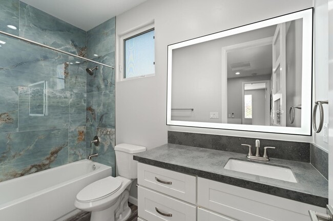 Photo - Newer Build | 3 Bed, 3 Bath Home for Rent, Available! (CONTACT US FOR OUR MOVE IN SPECIAL!) Unidad 6732 Thomson Court