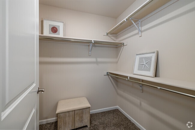 2BR, 2BA - 1,300SF - Aspen - Primary Closet