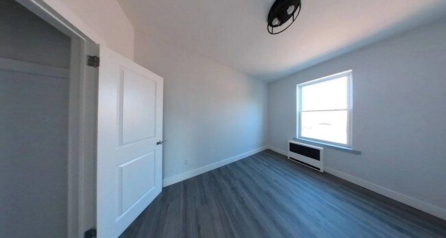 BEDROOM FRONT - 378 50th St Unidad 3R