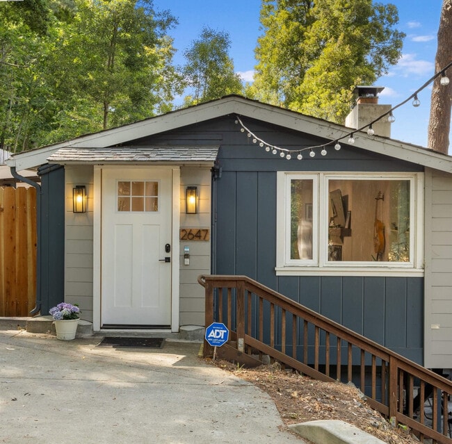 Building Photo - 2647 Monterey Blvd Rental